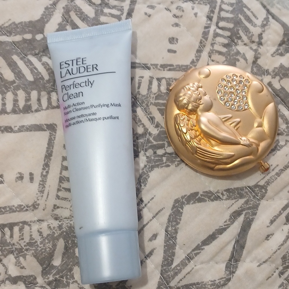 Estee Lauder November Compact & Cleanser